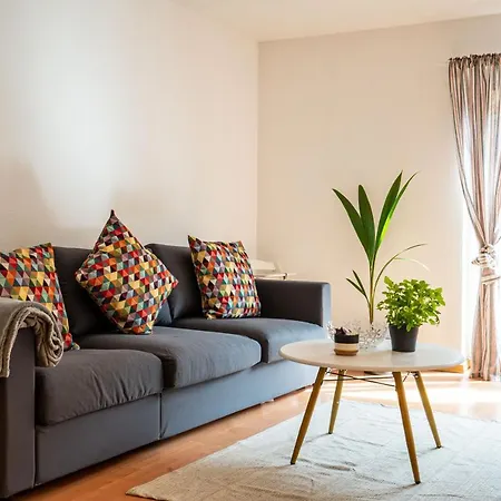 Grosse Louise In Der Neustadt Fuer Familien & Appartement *