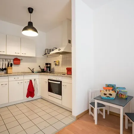 Appartement Grosse Louise In Der Neustadt Fuer Familien & *